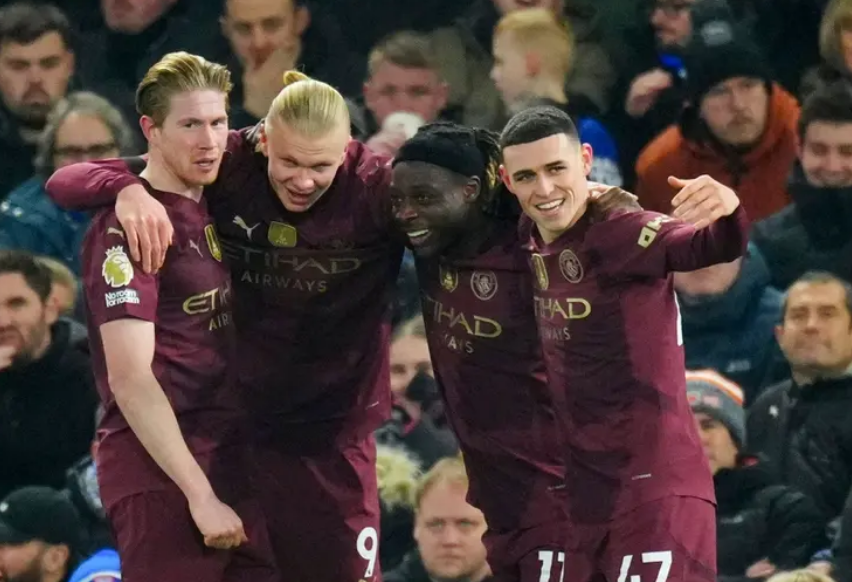 Scout与30激战巴黎圣日耳曼分钟，领先优势明显胜负难料！，Rookie焦点对战上演精彩一战的简单介绍-AYX爱游戏中国